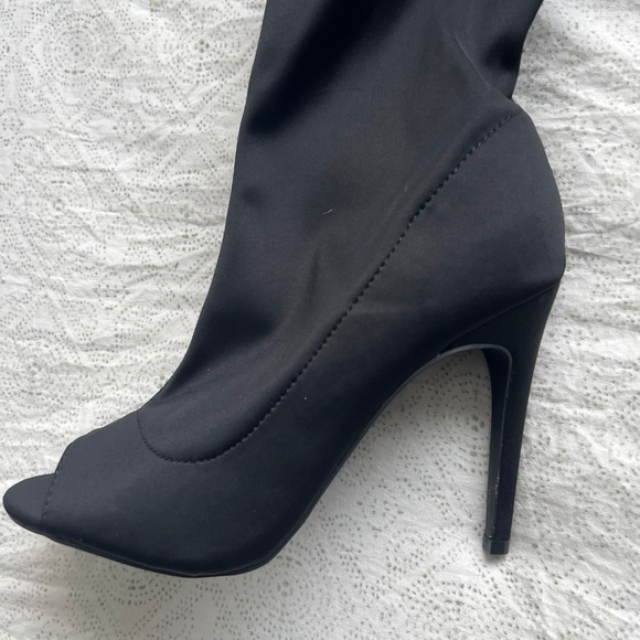 Forever 21/7.5 SIZE/BLACK/Water proof Peep Toe Boot - Picture 2 of 7